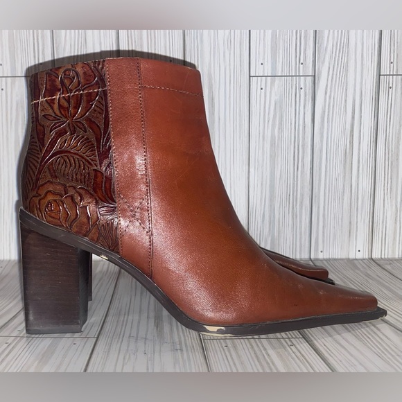 BCBG Girls “MAX AZIRA” Western Ankle Boots Size 7 - Picture 6 of 14